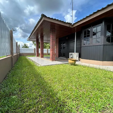 De Wooden Bungalow - Stutong Kuching Exterior photo