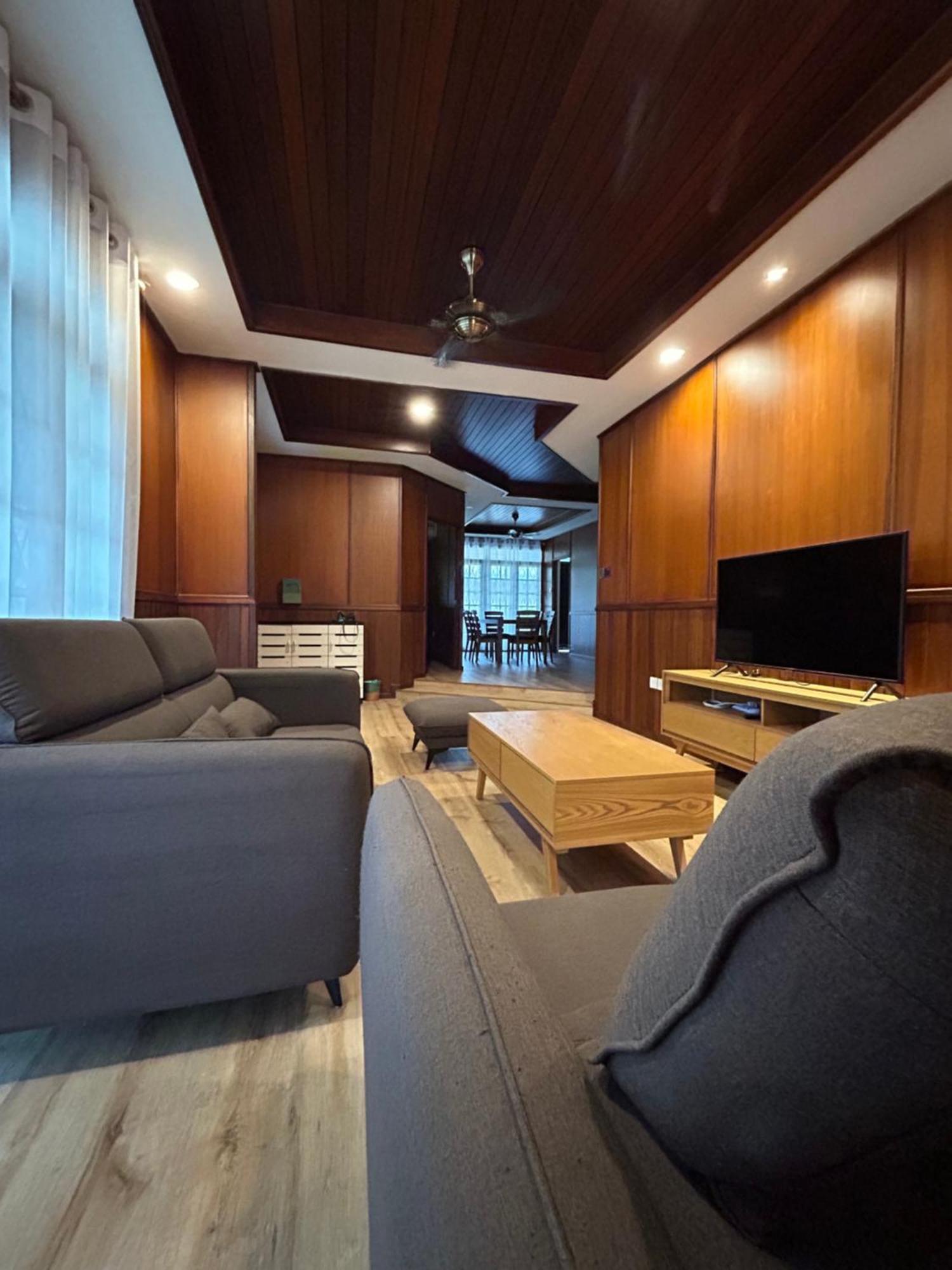 Villa De Wooden - Stutong *