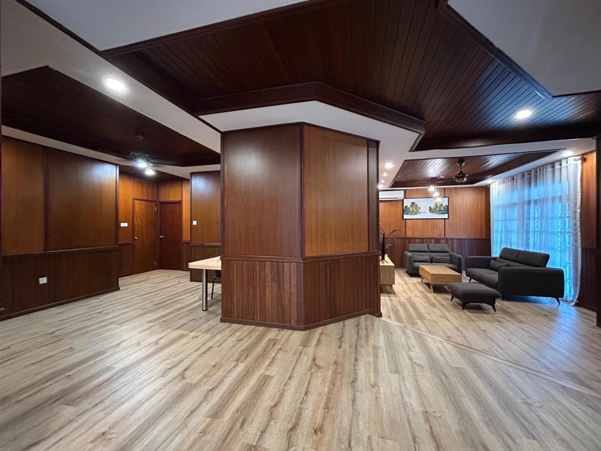 De Wooden - Stutong Villa