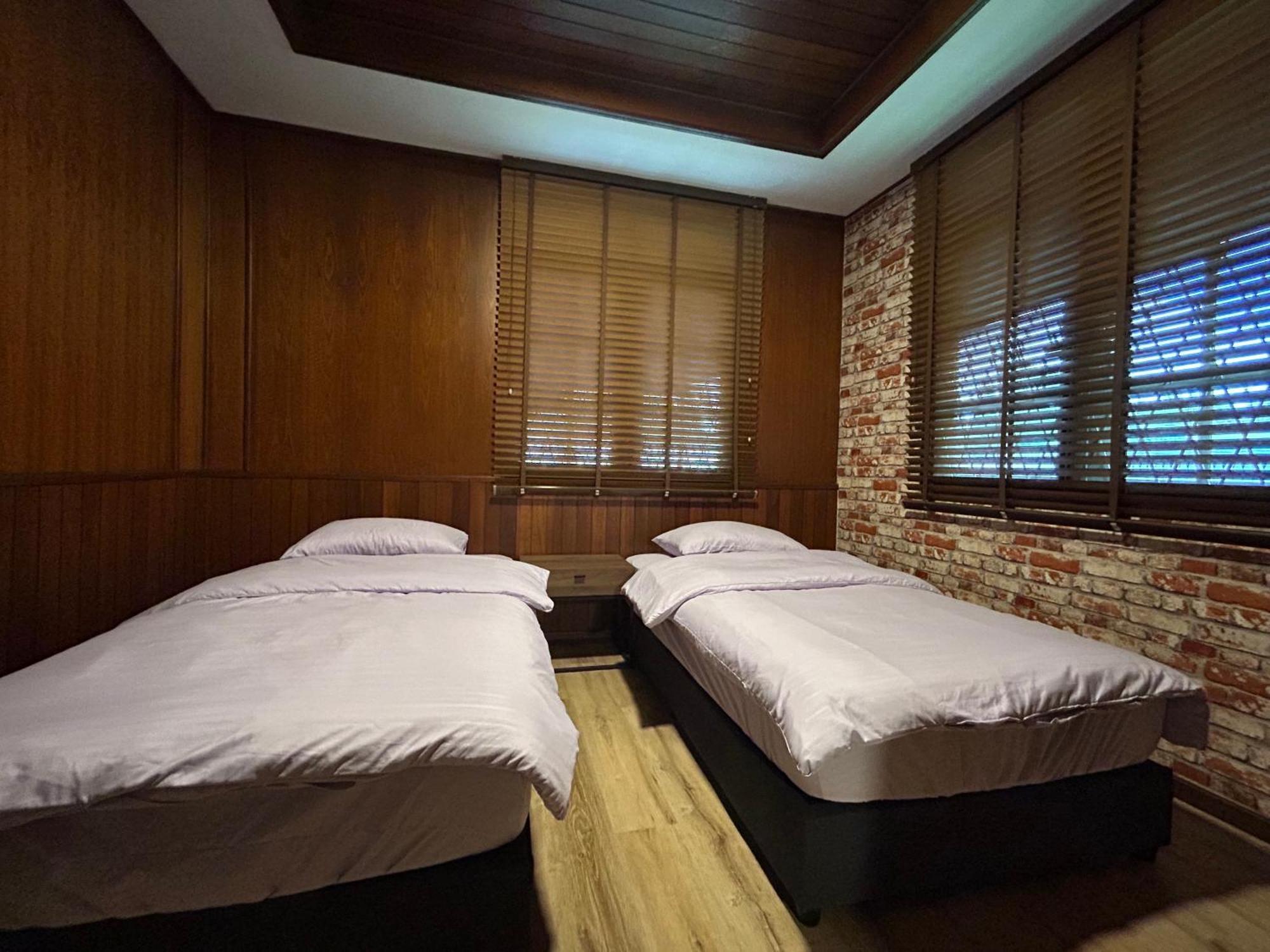 De Wooden - Stutong Kuching