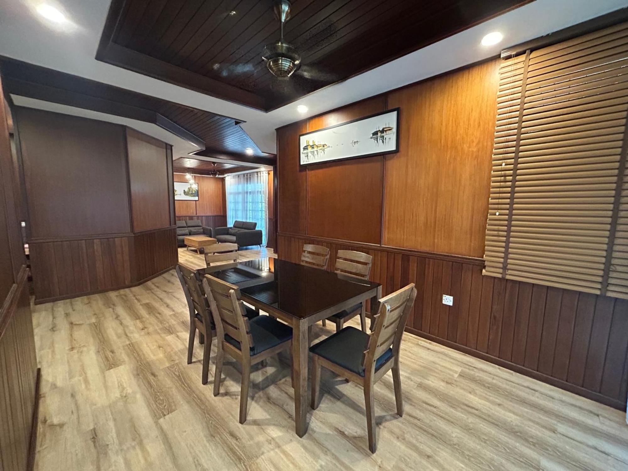 De Wooden - Stutong Villa Kuching